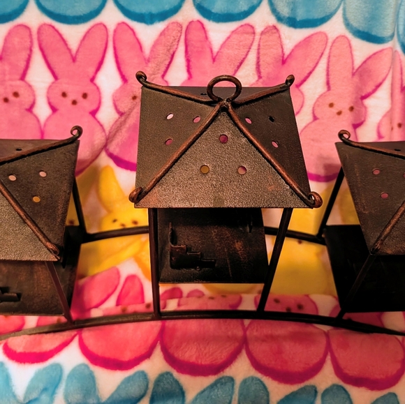 Asian-inspired Metal Votive/Tea Light Stand - Picture 2 of 2